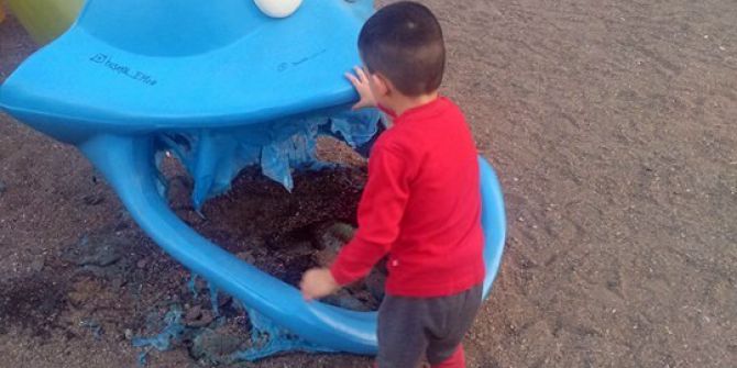 Çocukların Oyuncaklarını Yaktılar