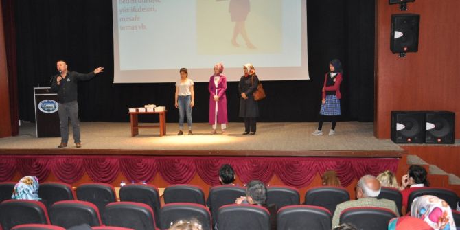 Develi’de ‘Çocuklarımızı Tanıyor Muyuz?’ Konulu Konferans Gerçekleştirildi