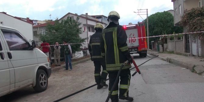 Patlayan Doğalgaz Borusu Korkuya Sebep Oldu