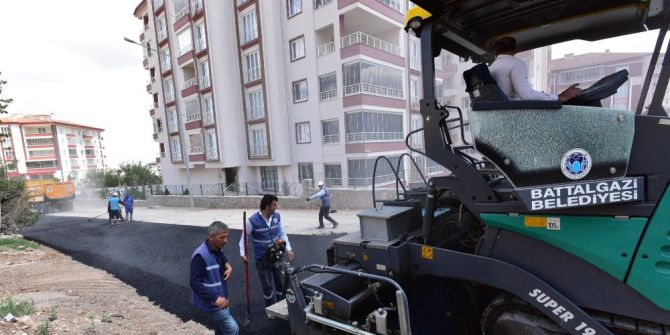 Çöşnük Mahallesindeki 22 Sokakta 10 Km’lik Sıcak Asfalt Yapıldı