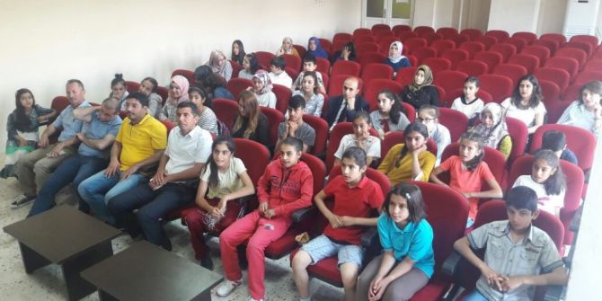 Topluluk Önünde İngilizce Konuşma Yarışması Düzenlendi