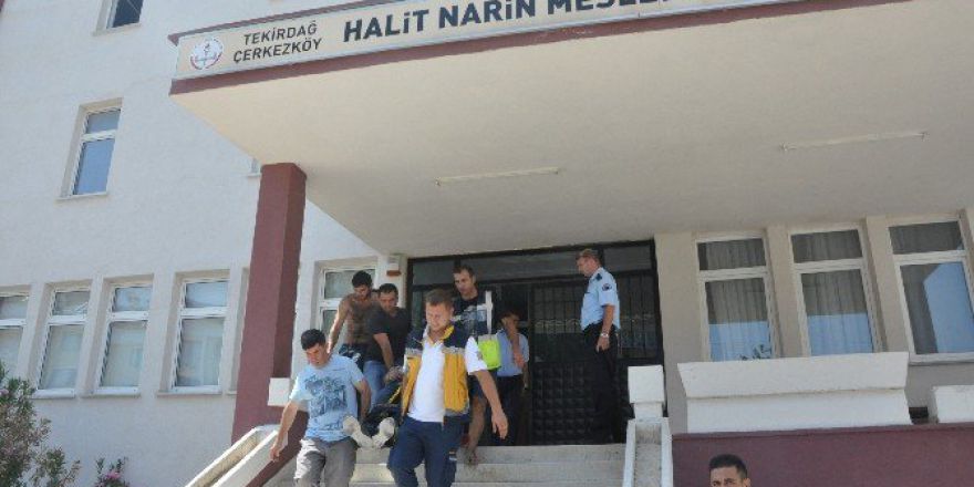 Merdivenden Düşen İşçi Yaralandı