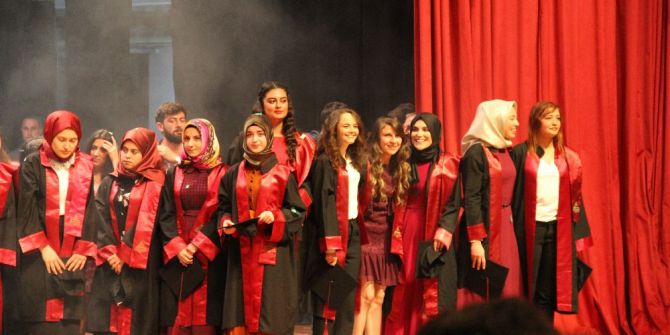 Artvin Çoruh Üniversitesinde Mezuniyet Coşkusu