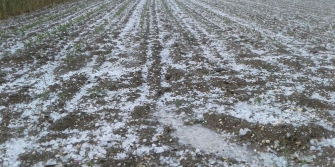 Hatay’a Fındık Büyüklüğünde Dolu Yağdı