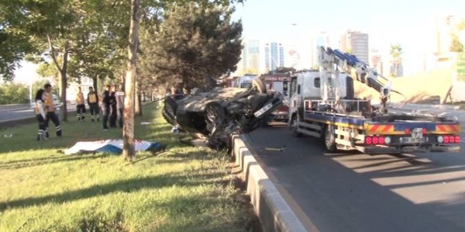 Hurdaya Dönen Otomobilde Sıkışan Sürücü Hayatını Kaybetti