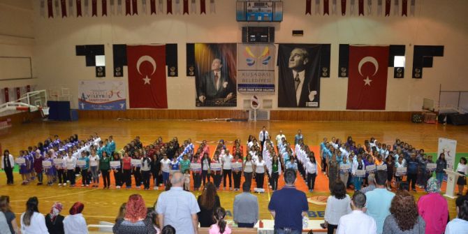 Çocuk Destek Merkezleri Bayanlar Voleybol Şampiyonası Kuşadası’nda Başladı