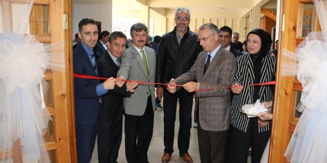 Sağlık Çalışanlarından Resim Sergisi