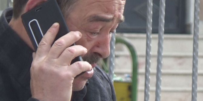 Güvenlik Görevlisi Okul Önünde Bekleyen Genci Vurdu, O Anlar Kameraya Yansıdı...