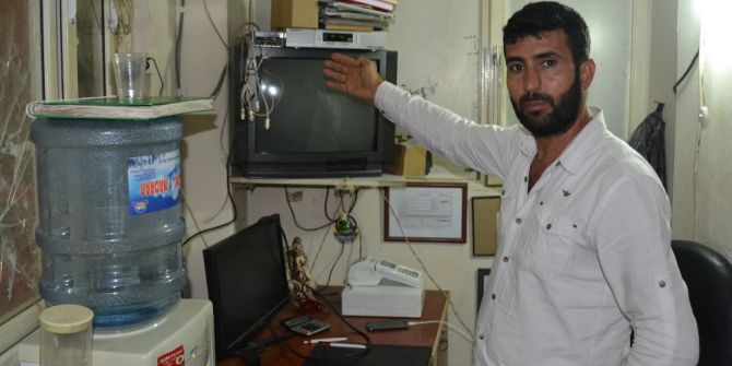 Uyanık Hırsız Kayıt Cihazını Çaldı Ama Başka Bir Güvenlik Kamerasına Yakalandı