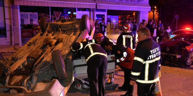 Otomobil Takla Attı, İtfaiye Yaralı Aradı