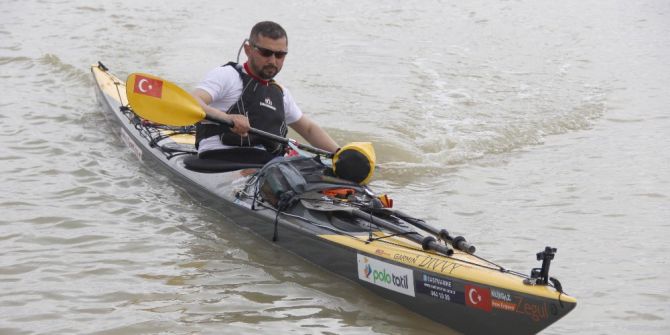 Sigara Ve Uyuşturucuya Karşı Kano İle Karadeniz’e Açılan Şahıs Samsun’a Ulaştı