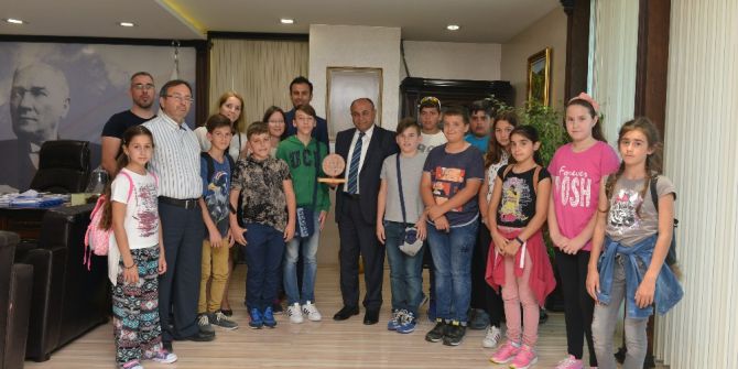 Yunan Öğrenciler Çiğli’de