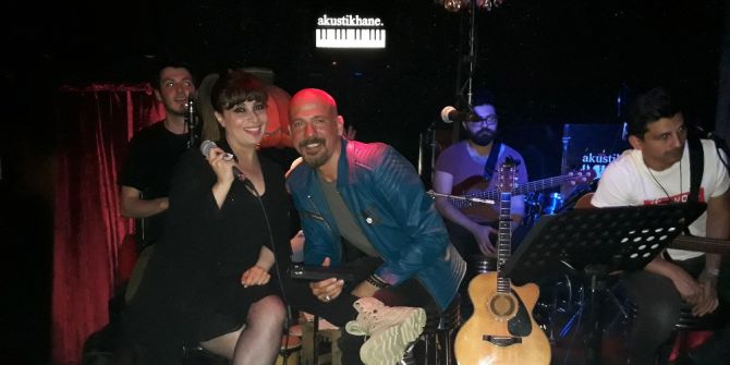 Okula Gidemeyen Çocuklar İçin Konser Verdiler