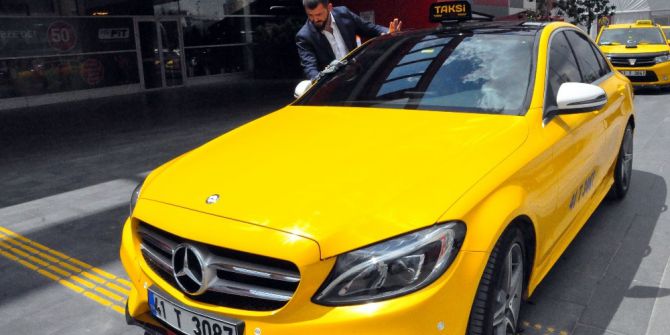 200 Bin Liralık Lüks Otomobili Taksiye Çevirdi
