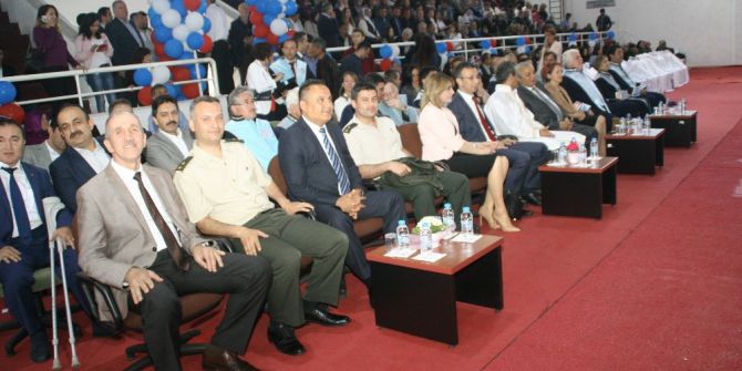 Devrek Meslek Yüksek Okulundan Mezuniyet Coşkusu