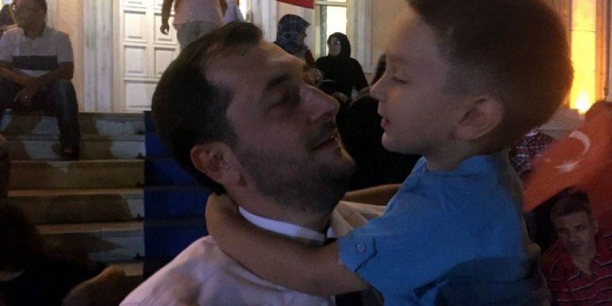 İl Başkanı Oğlunu 3 Gün Sonra Demokrasi Nöbetinde Görebildi