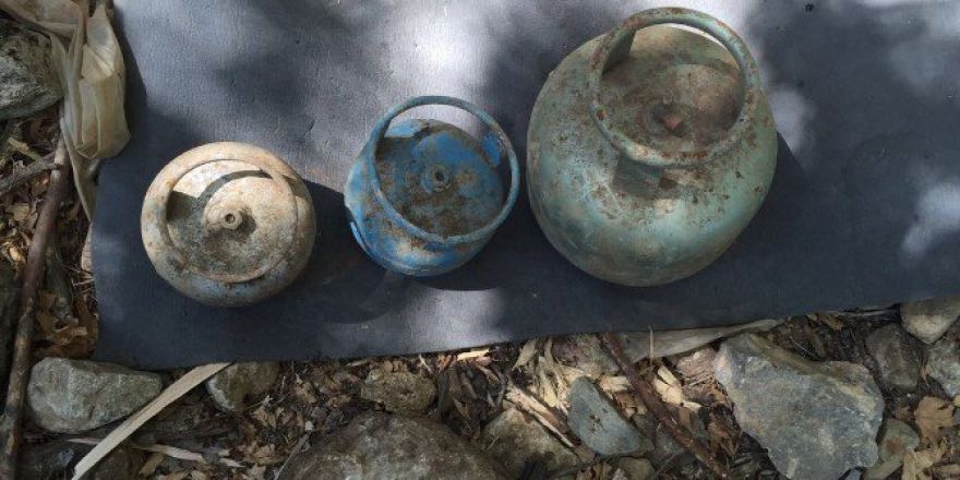 Batman’da Terör Örgütüne Ait Çok Sayıda Eyp Ve Yaşam Malzemesi Ele Geçirildi