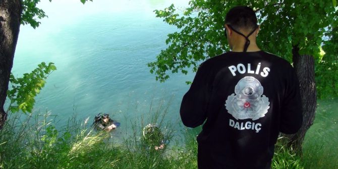 Polisten Kaçarken Irmakta Kaybolan İki Genç Bulunamadı