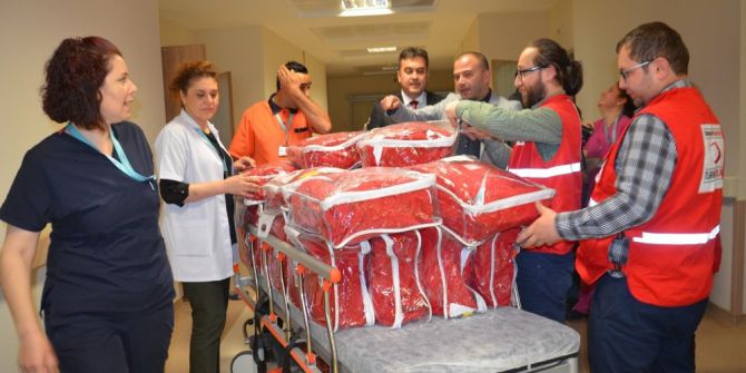 Türk Kızılayı’ndan ’Sevgi Bohçası’