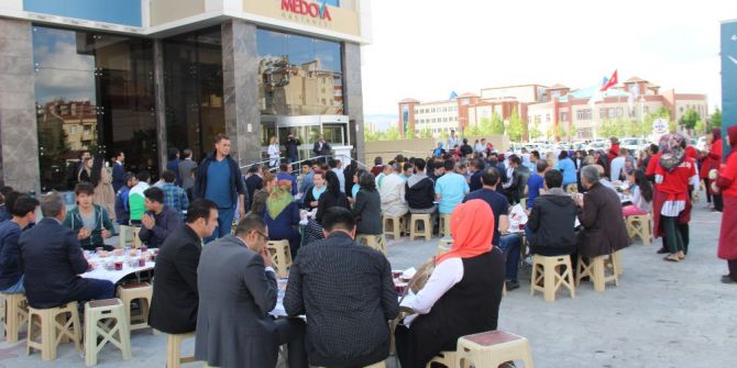 Medova Hastanesi 1. Yılını Kutluyor