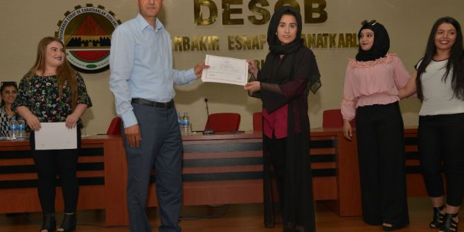 Tekstil Eğitimini Tamamlayan 150 Kadına Sertifika Verildi