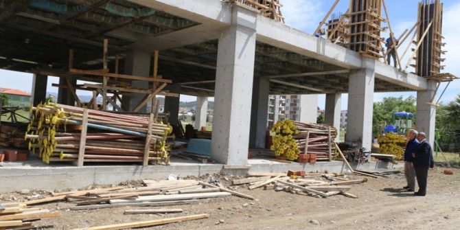 Burhaniye’de Düğün Salonu Ve Pazar Yeri Yapılıyor