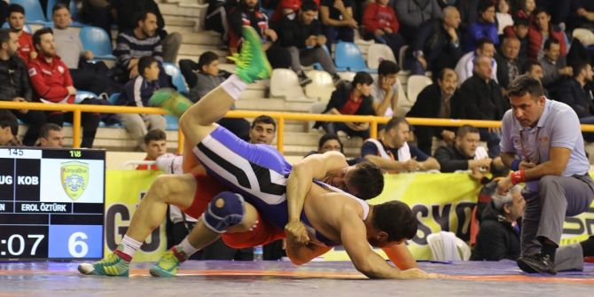 Yüreğir Belediyesi Güreş Takımı Çeyrek Finalde