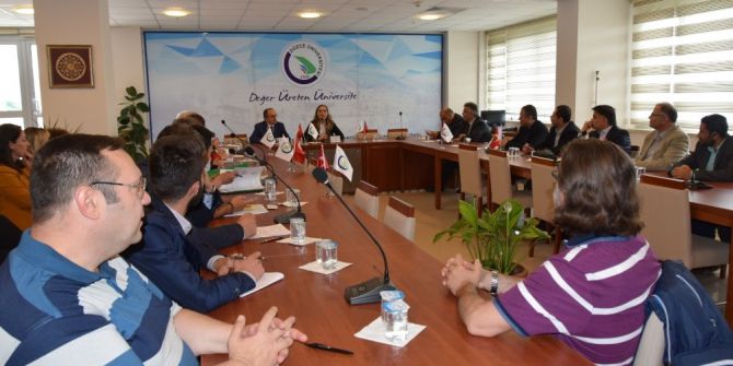 Düzce Üniversitesinin Enstitüleri Değerlendirildi