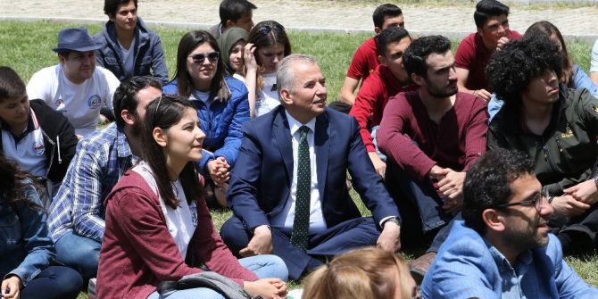 Başkan Osman Zolan, Gençlerle Buluştu