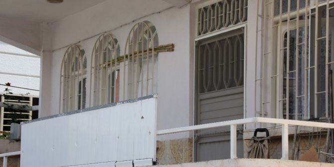 Cinnet Getiren Polis, Anne Ve Babasını Öldürdü