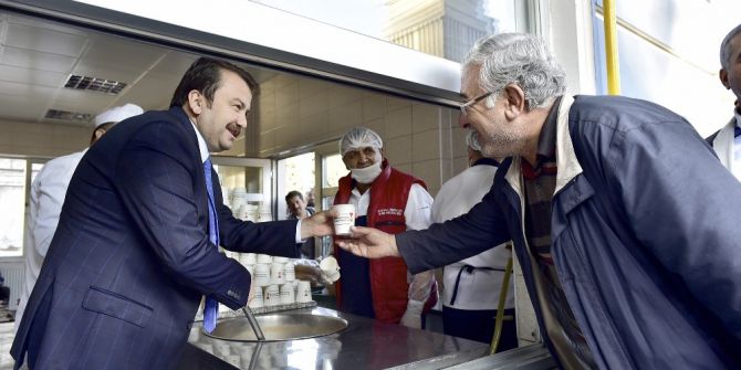 Başkan Erkoç’tan Çorba İkramı