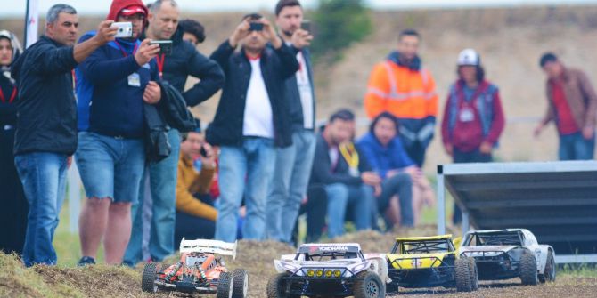 Model Araçlar Pistin Tozunu Attırdı