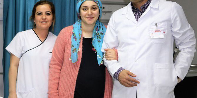 Ağrılarından Ayağa Kalkamayan Kadın Tedavi Olduğu Hastaneden Yürüyerek Ayrıldı