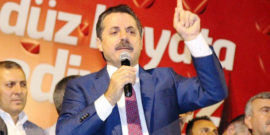 Bakan Çelik Konya’da Demokrasi Nöbetine Katıldı