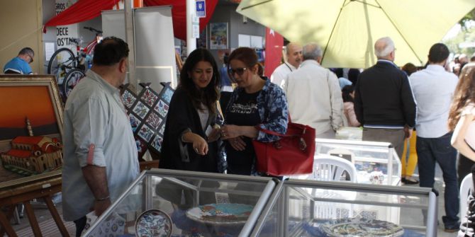 Busmek Vatandaşları Sanatla Buluşturuyor