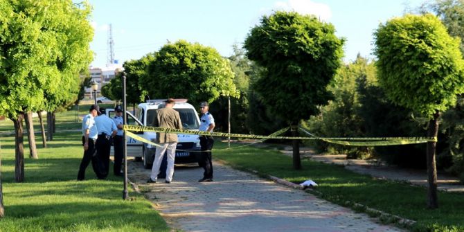 Parkta Oynayan Çocuklar Bebek Cesedi Buldu