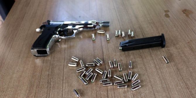 Tartıştığı Arkadaşına Kuru Sıkı Tabancayla Ateş Etti