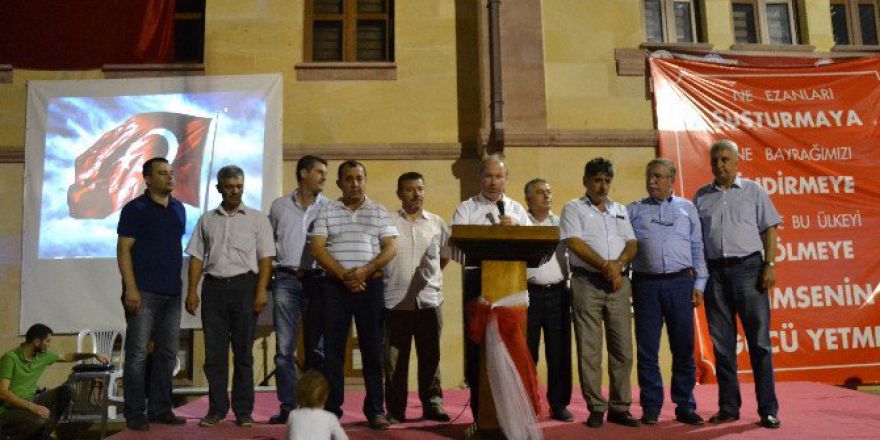 Biga’da Demokrasi Nöbeti Sürüyor