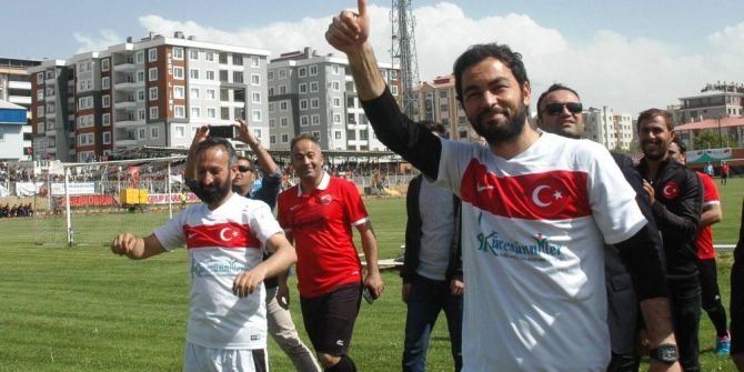 Milli Sporcu Selçuk İnan Ve Sanatçı Murat Kekilli Van’da