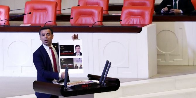 Adalet Bakanı Bekir Bozdağ Hakkındaki Gensoru Önergesi