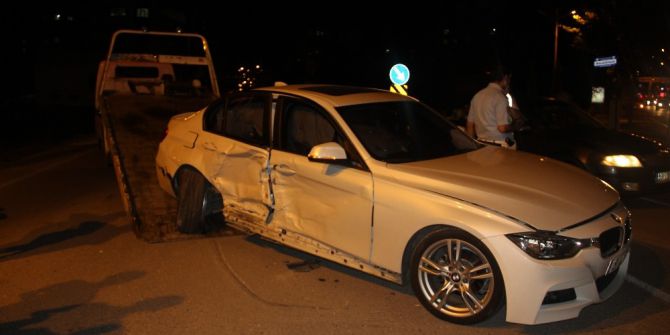 Şanlıurfa’da İki Otomobil Çarpıştı: 3 Yaralı