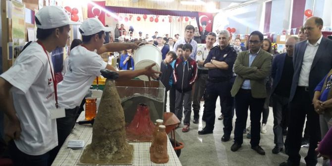 Balya Atatürk Çok Programlı Anadolu Lisesinde Bilim Fuarı