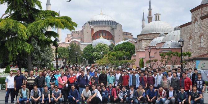 Liseli Gençler İstanbul’u Gezdi