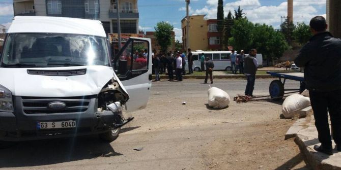 Öğrenci Servisi At Arabasıyla Çarpıştı: 1 Yaralı