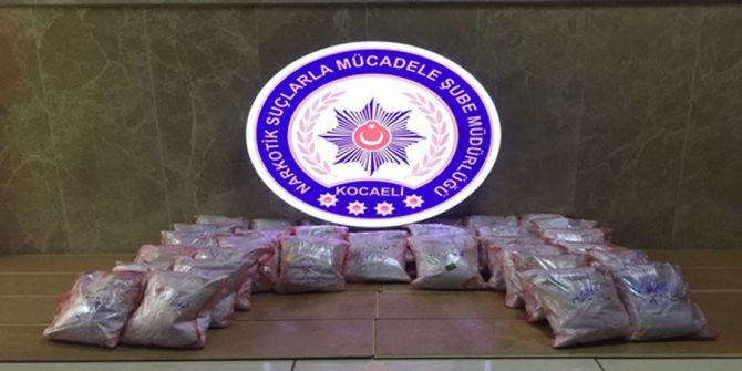 İran Plakalı Otomobilin Bagajından Uyuşturucu Fışkırdı