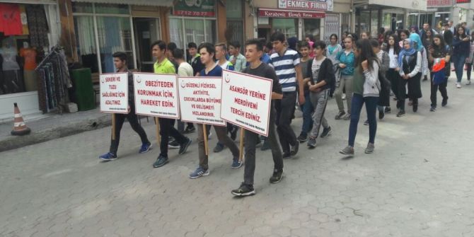Araç’ta Obezite Farkındalığı İçin Yürüyüş Yapıldı