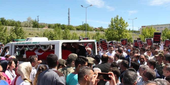 Silahlı Saldırıda Hayatını Kaybeden Başhekim Son Yolculuğuna Uğurlanıyor