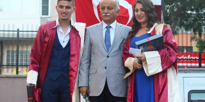 Öğrenciler Diplomalarını Başkan Karabağ’dan Aldı