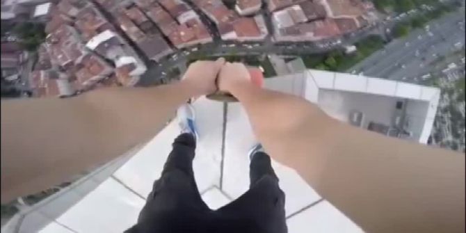 200 Metre Yükseklikte Kaykayla Kaydılar