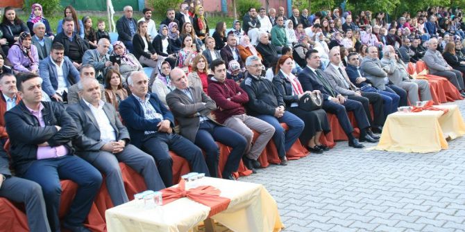 Devrek Sebahat -Cemil Ulupınar Sosyal Bilimler Lisesinden Mezuniyet Sevinci